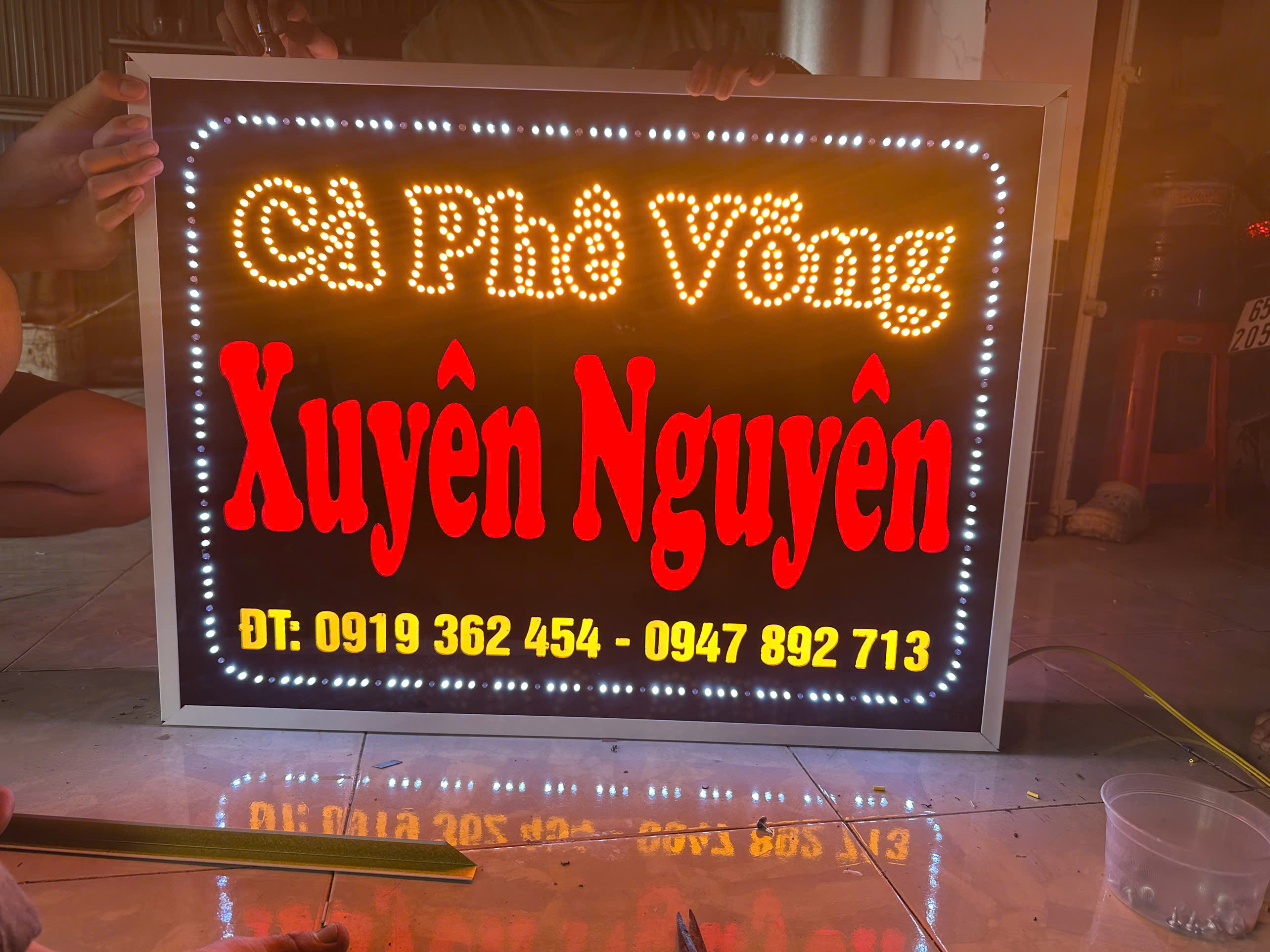 BẢNG HIỆU ĐÈN LED RUỒI – GIẢI PHÁP THU HÚT KHÁCH HIỆU QUẢ!